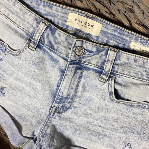 Denim shorts - Picture 2 of 4